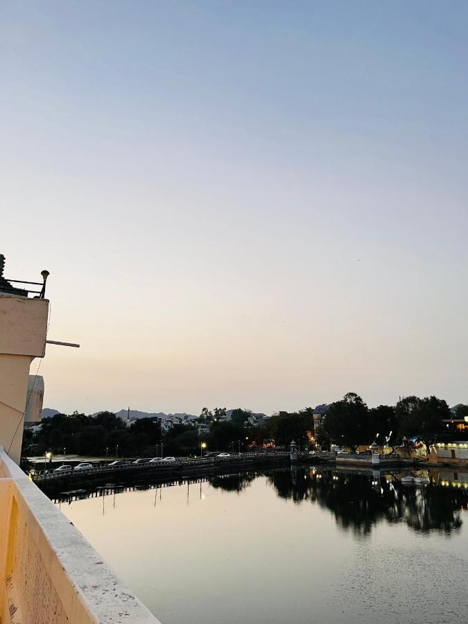 Aroma Homestay Udaipur Bagian luar foto