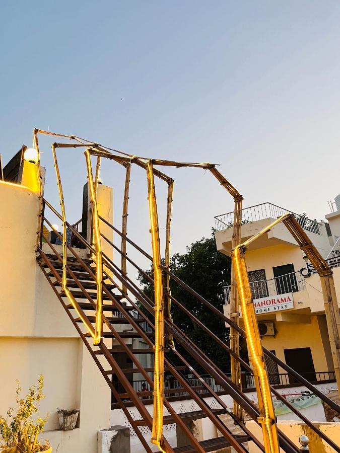Aroma Homestay Udaipur Bagian luar foto